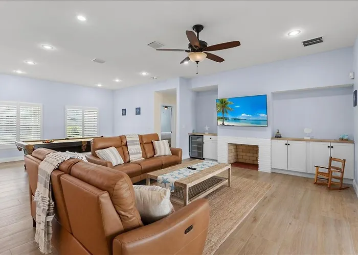 733 Bay Esplanade Clearwater Beach