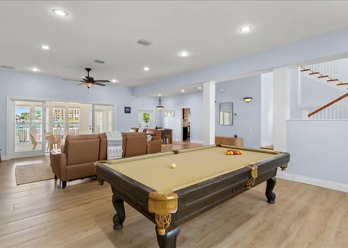 733 Bay Esplanade * Clearwater Beach