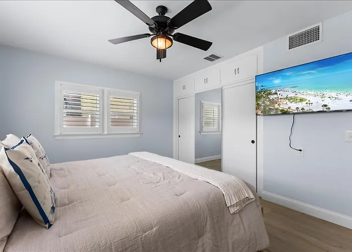 733 Bay Esplanade * Clearwater Beach