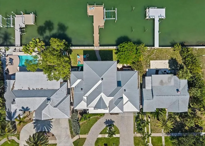 733 Bay Esplanade Clearwater Beach