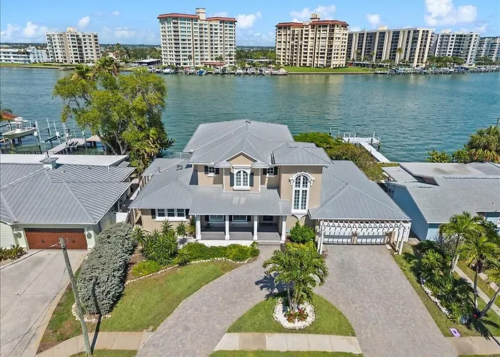 Holiday home 733 Bay Esplanade Clearwater Beach