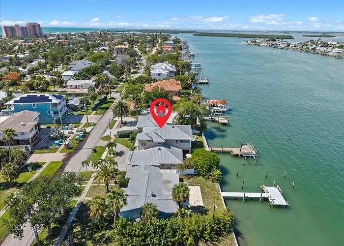 733 Bay Esplanade Holiday home