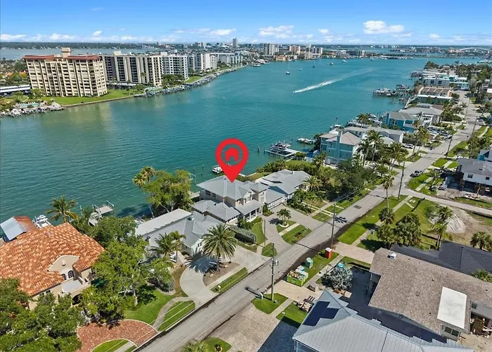 733 Bay Esplanade Holiday home