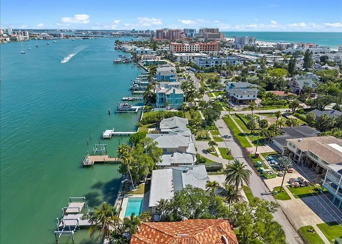 Holiday home 733 Bay Esplanade Clearwater Beach
